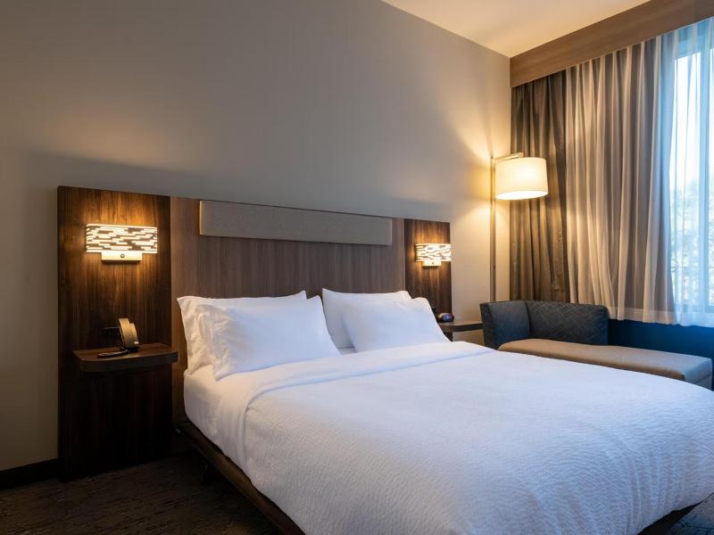 Holiday Inn Express & Suites Murfreesboro West IHG image