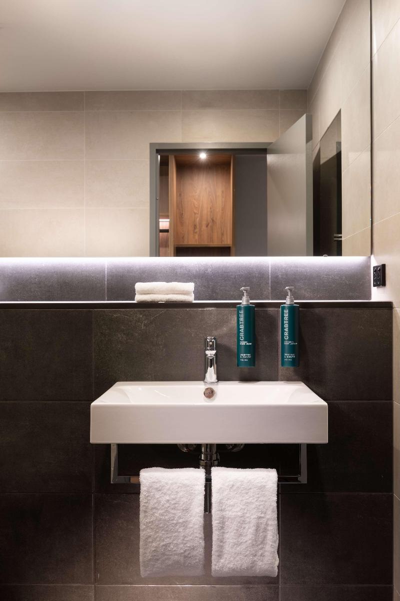 Doubletree By Hilton Hobart image