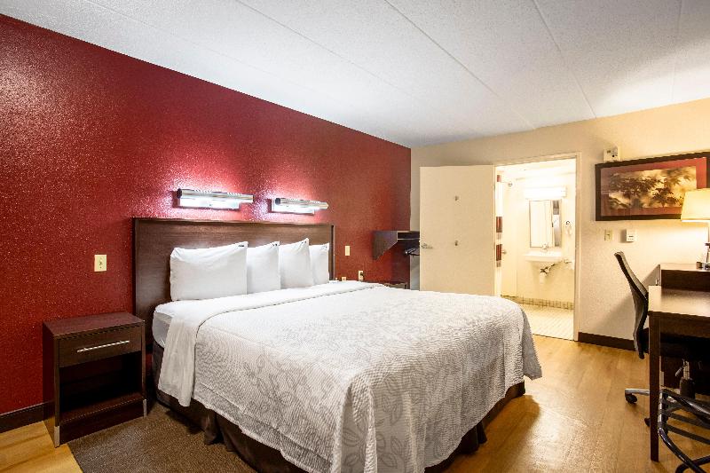 Red Roof PLUS+ Baltimore-Washington DC/BWI Airport image