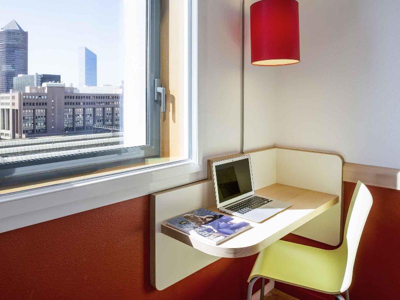 Ibis Budget Lyon Centre Gare Part Dieu image