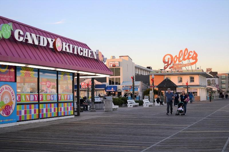 Atlantic Oceanside Dewey image