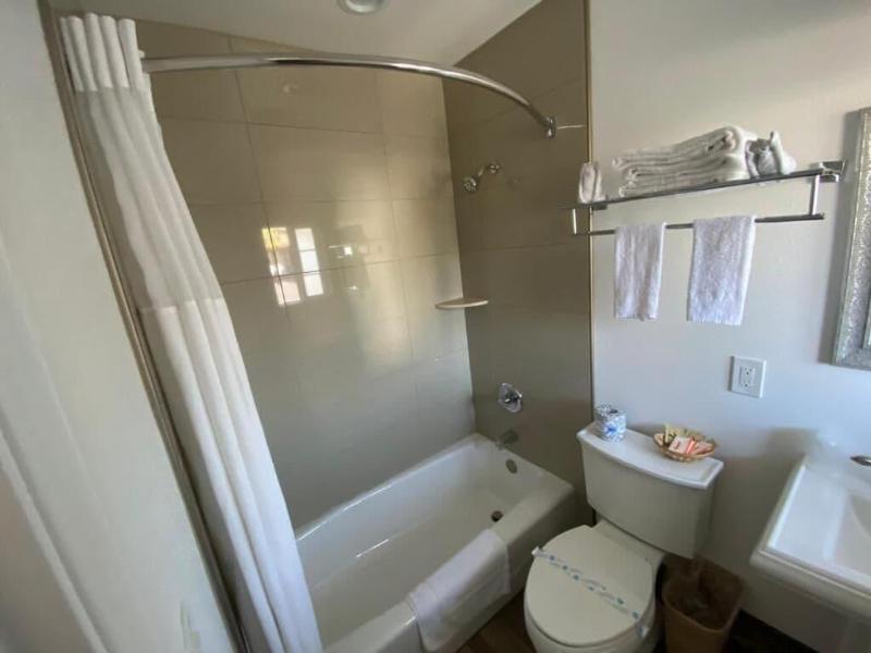 Town And Country Inn image