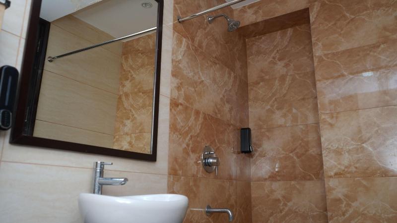 Qotel Hotel Rajori Garden image