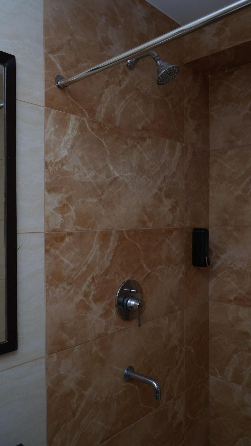 Qotel Hotel Rajori Garden image