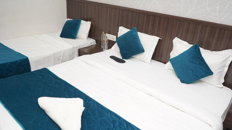 Qotel Hotel Rajori Garden image