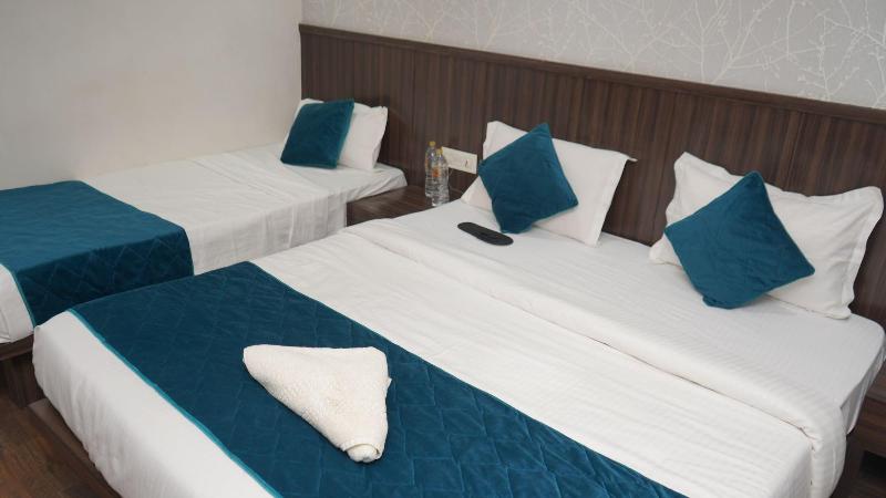 Qotel Hotel Rajori Garden image