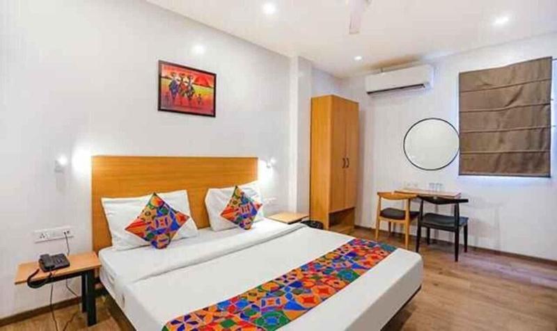 Hotel Yellow Chilli image