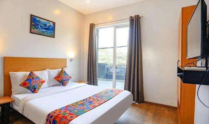 Hotel Yellow Chilli image