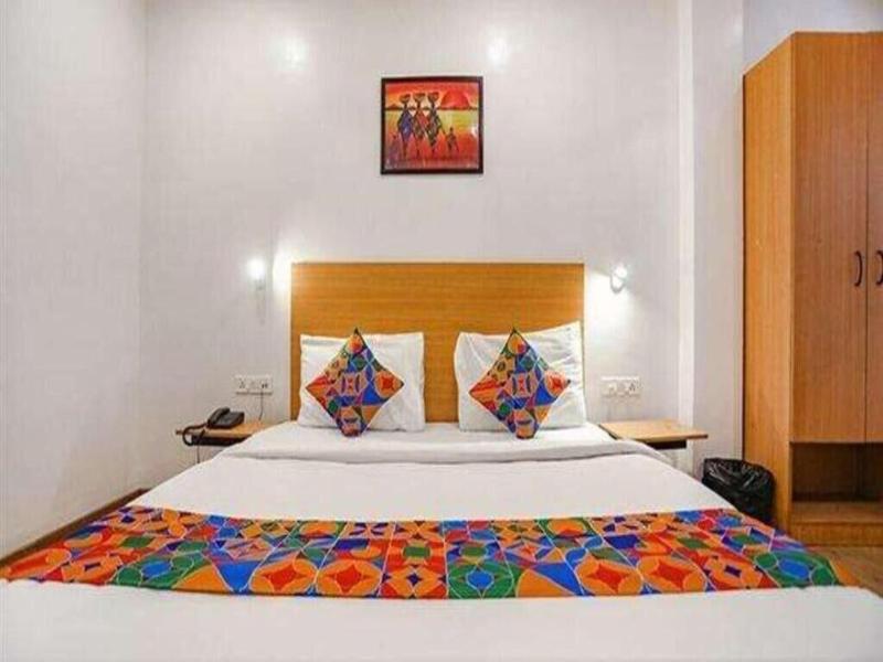 Hotel Yellow Chilli image