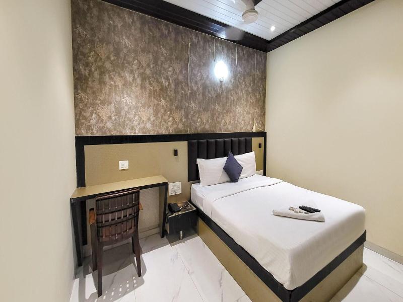 Fabhotel Prime Land image