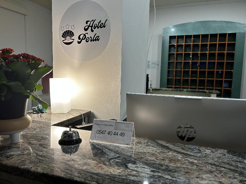 Hotel Perla image
