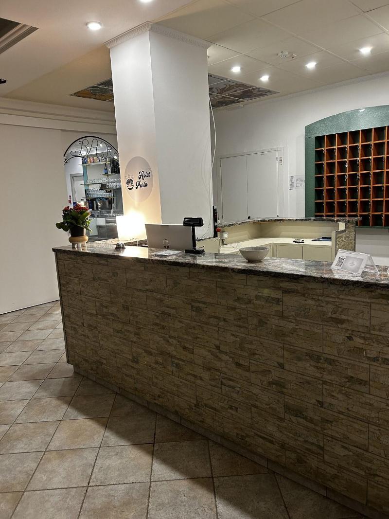 Hotel Perla image