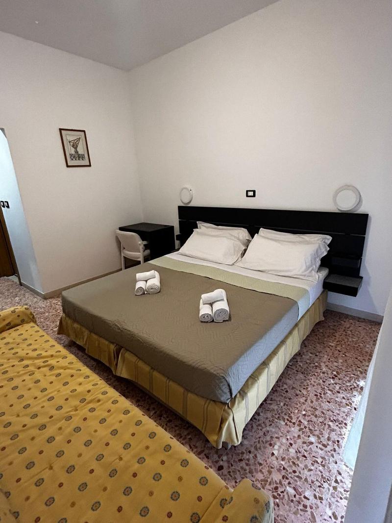 Hotel Perla image