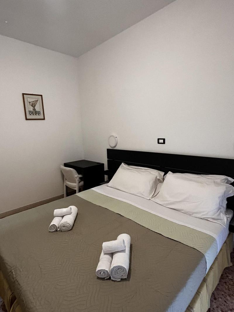 Hotel Perla image