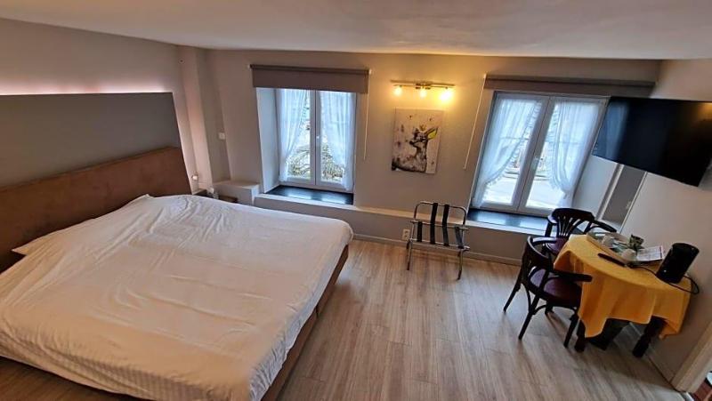 Royal Hotel Restaurant Bonhomme image