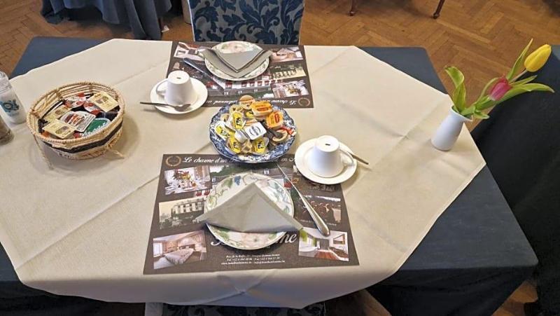 Royal Hotel Restaurant Bonhomme image