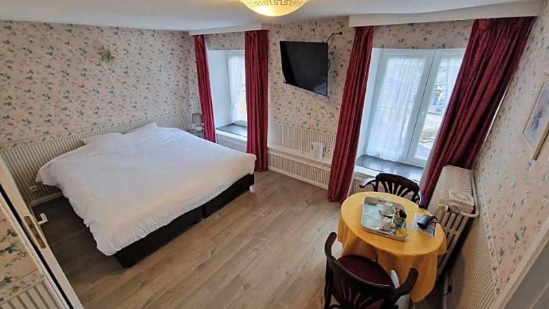 Royal Hotel Restaurant Bonhomme image