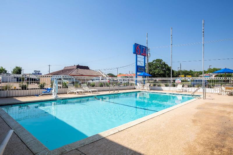 Studio 6 Bryan, Tx - University Area