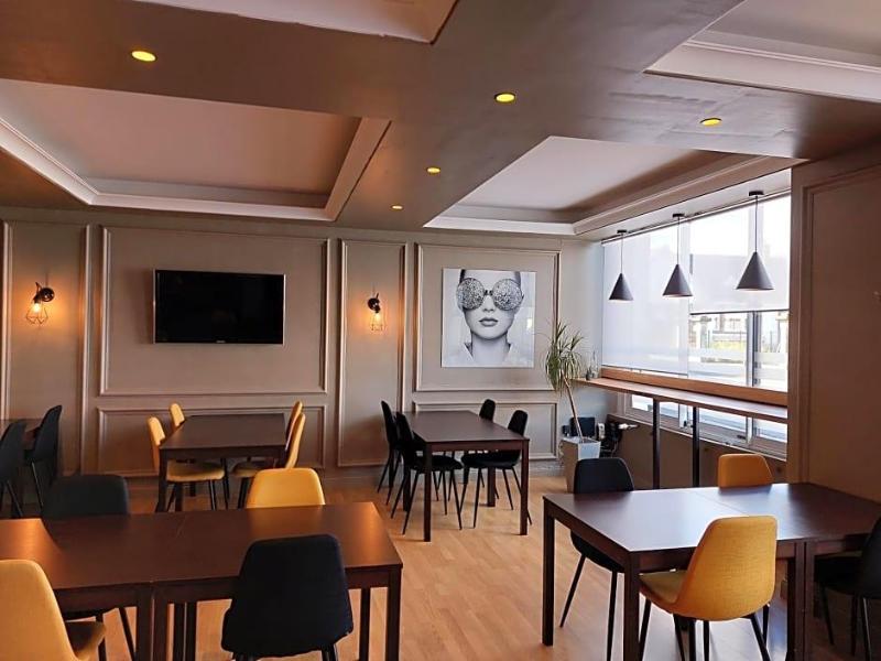 Hotel L Europe Cholet Gare — general view