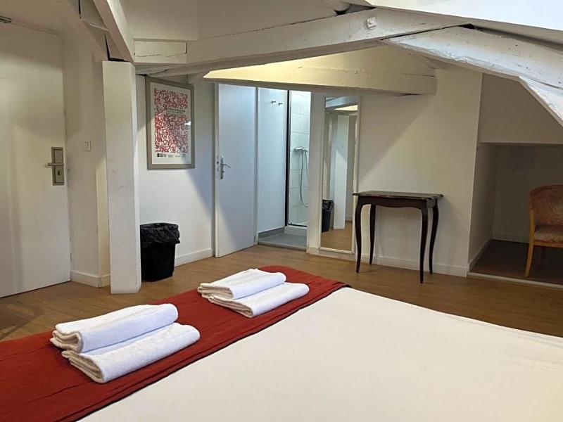 Hostel 20 Bayonne image