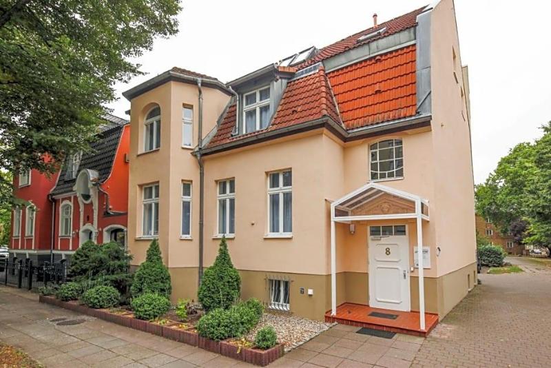 Amaroo Gv Stehaus Potsdam Aucharlottenhof Au image