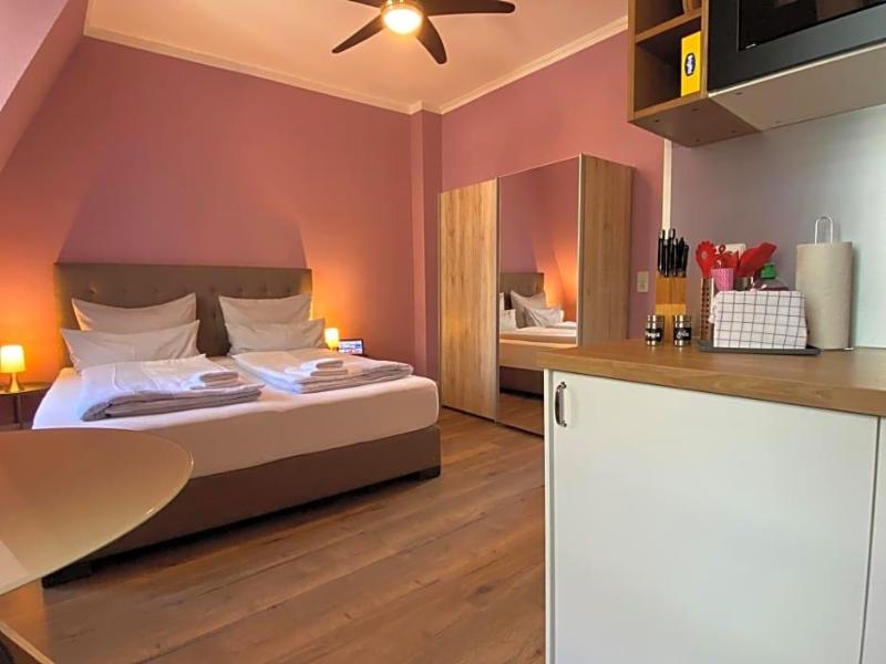 Amaroo Gv Stehaus Potsdam Aucharlottenhof Au image