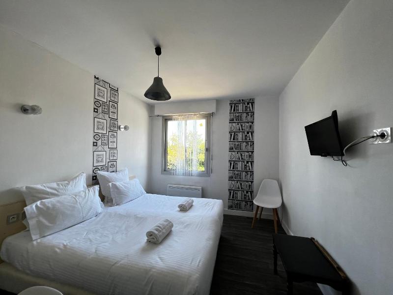 Hotel Les Montois image