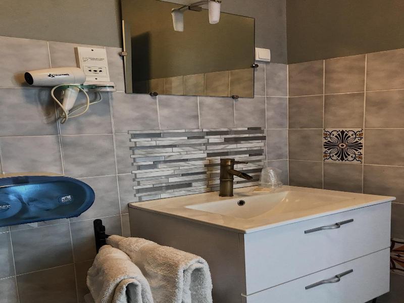 Hotel Les Montois image