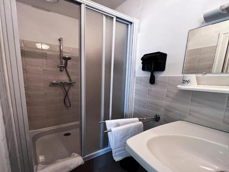 Hotel Les Montois image