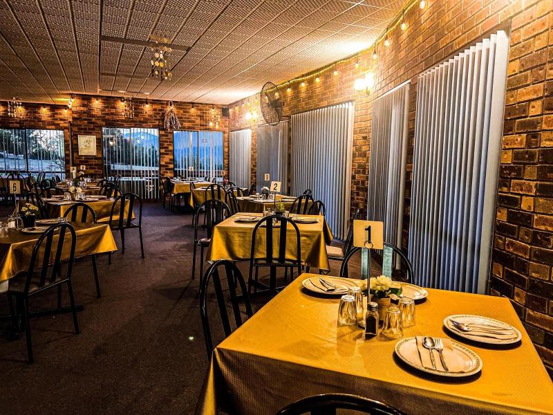 Mountain Creek Motel Bar Restaurant