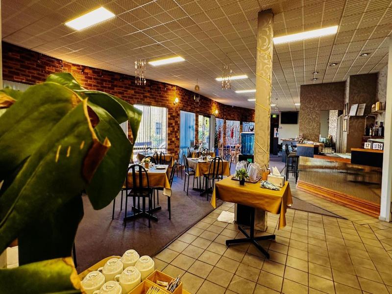 Mountain Creek Motel Bar Restaurant