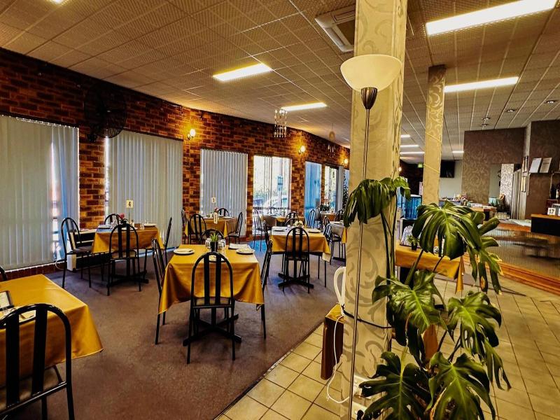Mountain Creek Motel Bar Restaurant