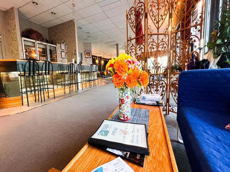 Mountain Creek Motel Bar Restaurant