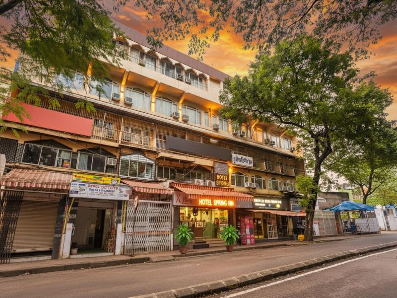 Fabhotel Spring Inn image