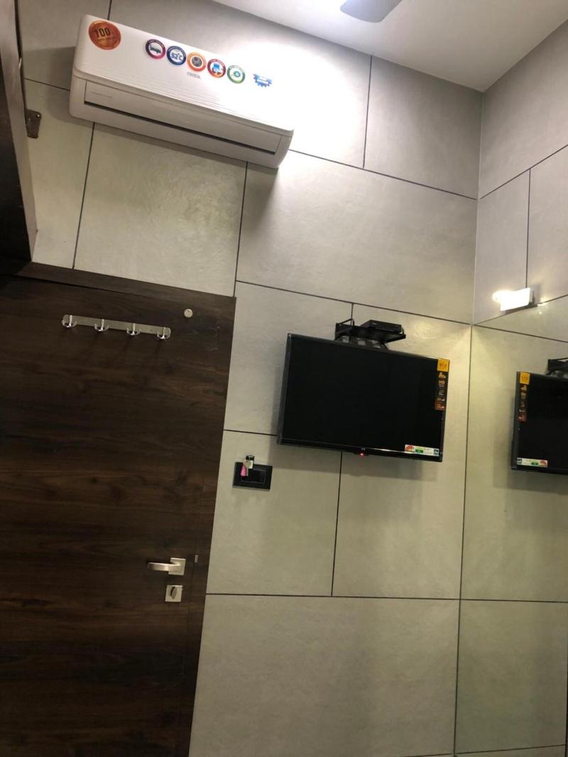 Hotel Rooms Dadar image