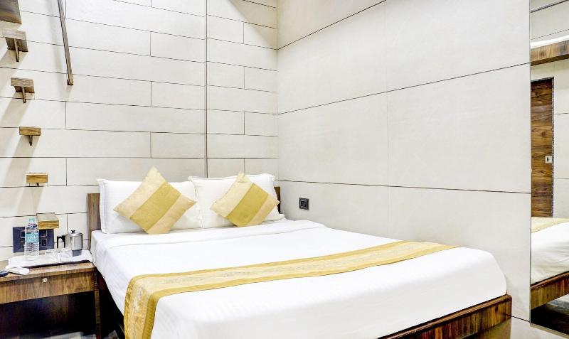 Hotel Rooms Dadar image