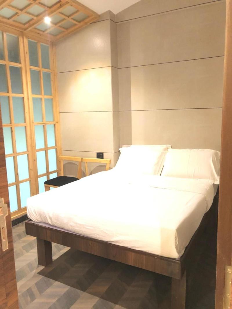 Hotel Rooms Dadar image
