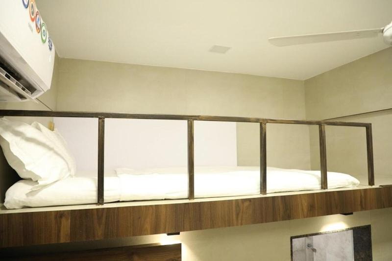 Hotel Rooms Dadar image