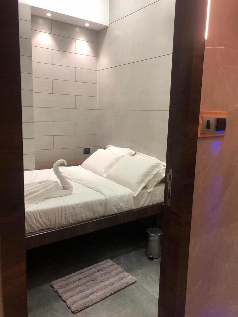 Hotel Rooms Dadar image