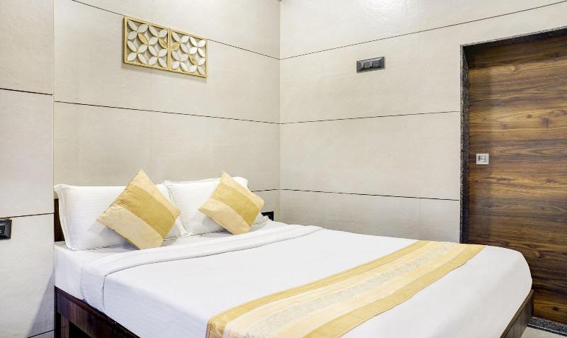 Hotel Rooms Dadar image