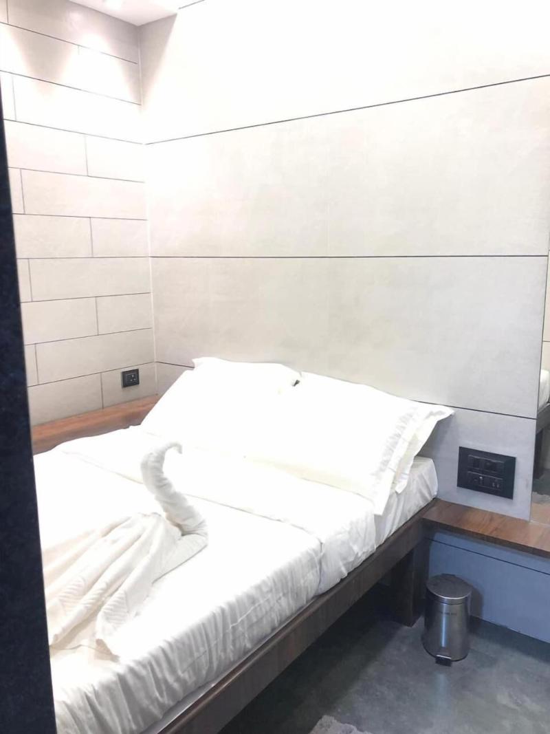 Hotel Rooms Dadar image