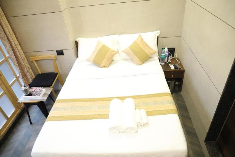 Hotel Rooms Dadar image