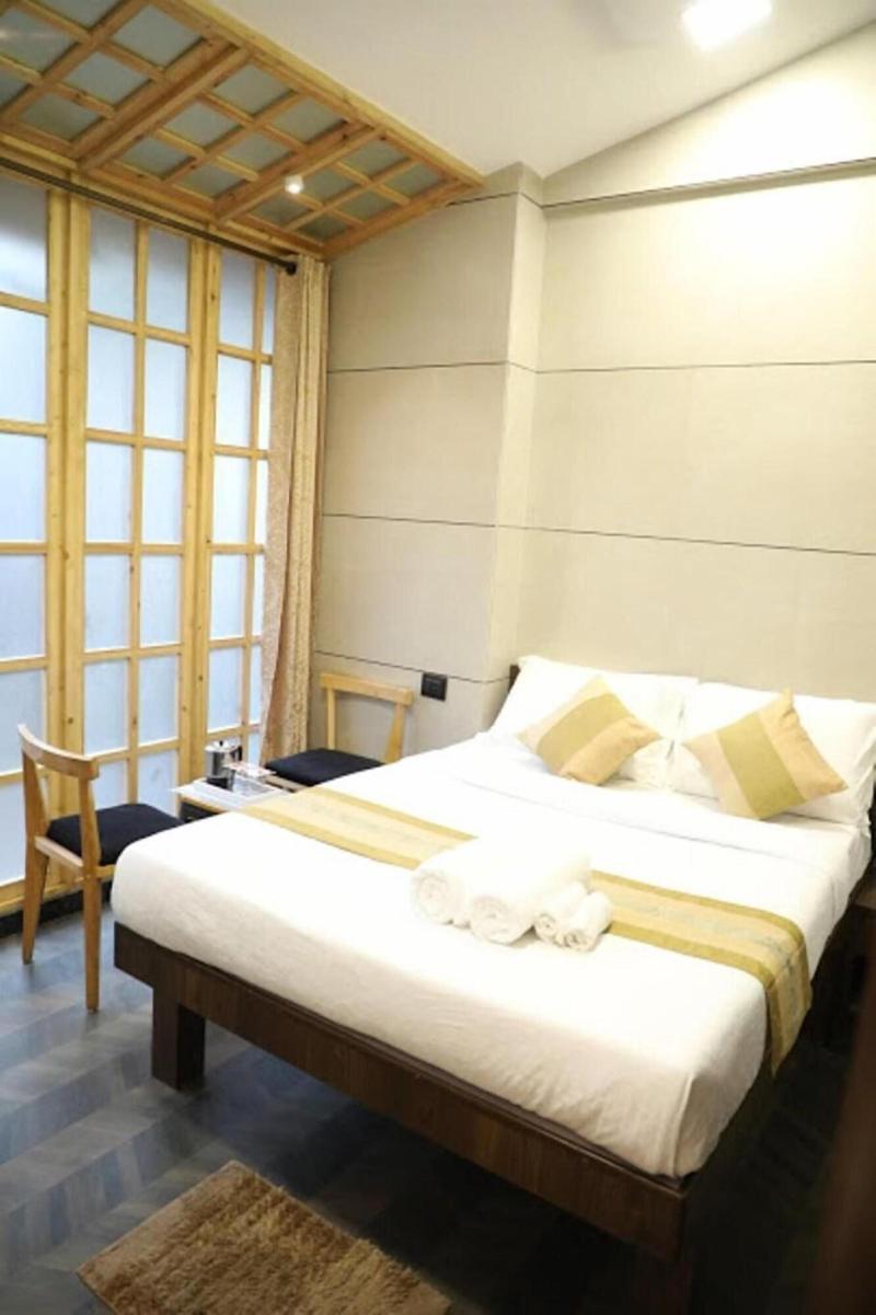 Hotel Rooms Dadar image