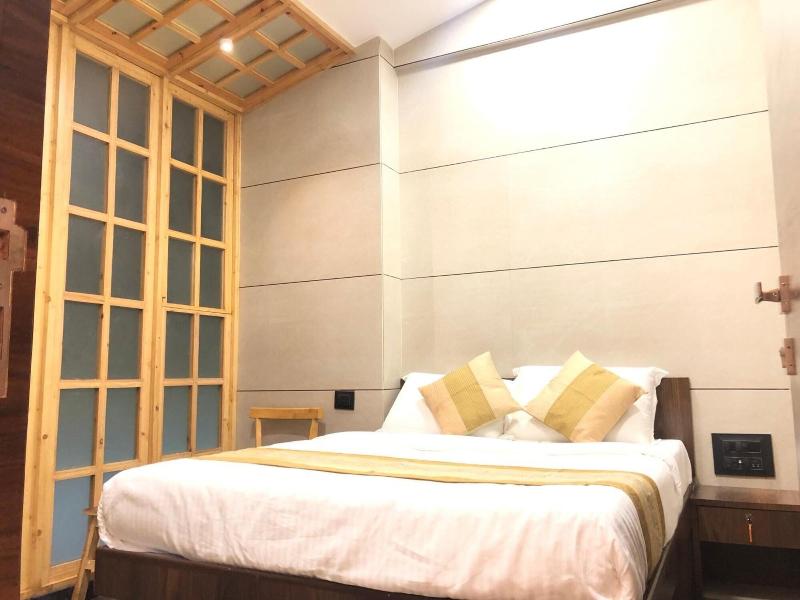 Hotel Rooms Dadar image