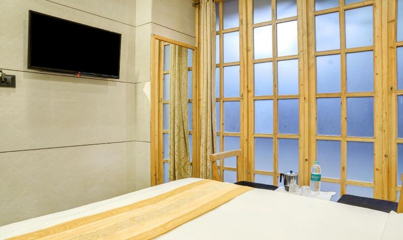 Hotel Rooms Dadar image