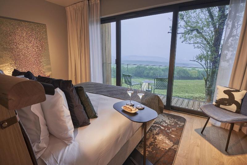 Loisium Wine & Spa Hotel Champagne image
