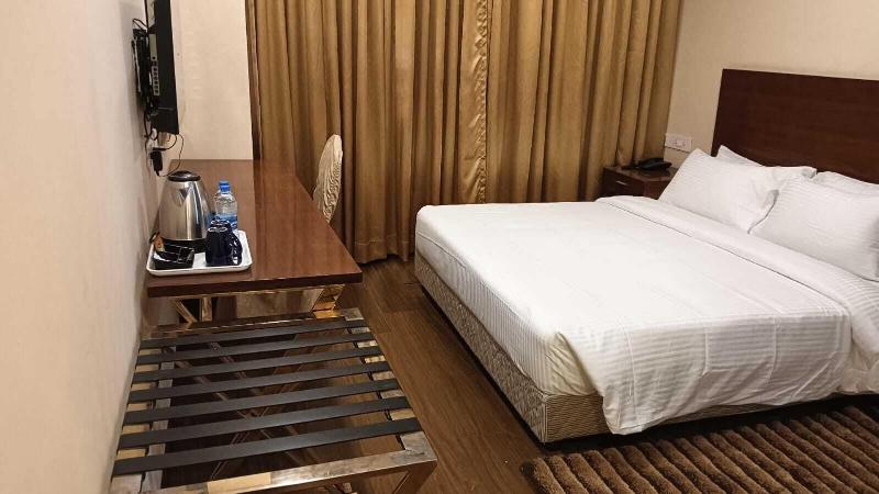 Hotel Layalee Grande Chennai image