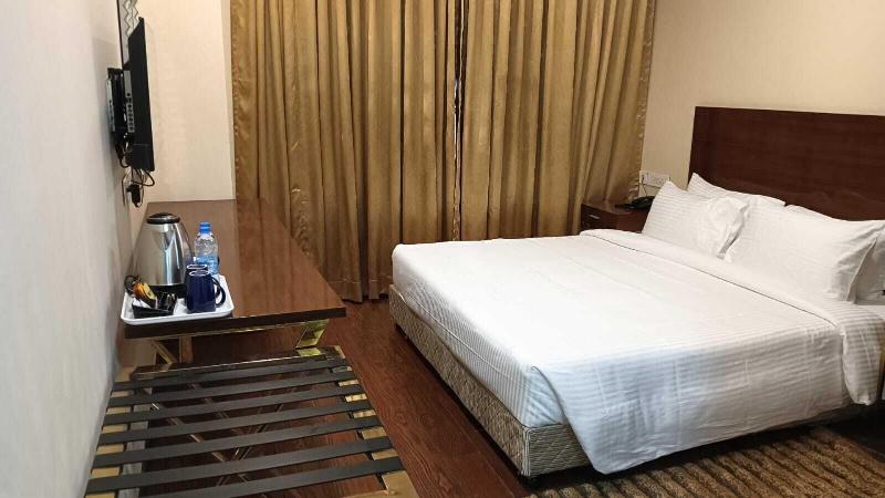 Hotel Layalee Grande Chennai image
