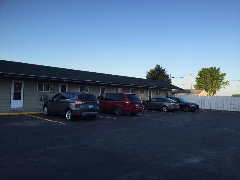 Relax Inn Saginaw image