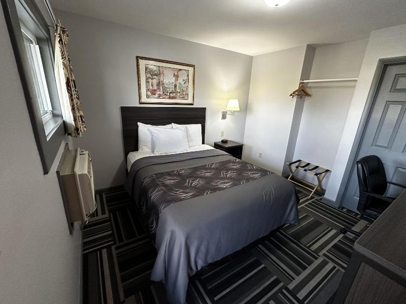Relax Inn Saginaw image
